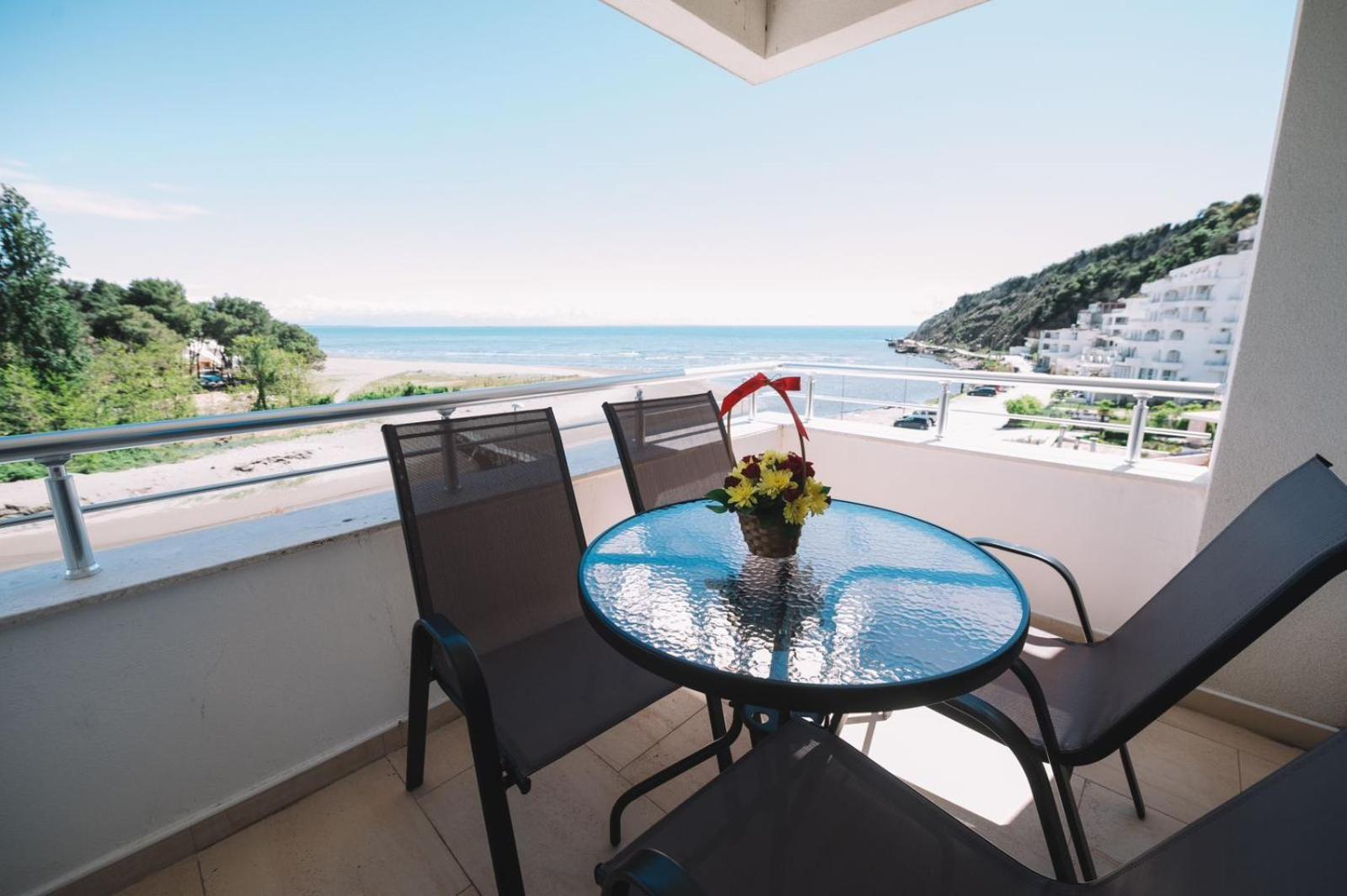 Apartments Art Ulcinj Buitenkant foto