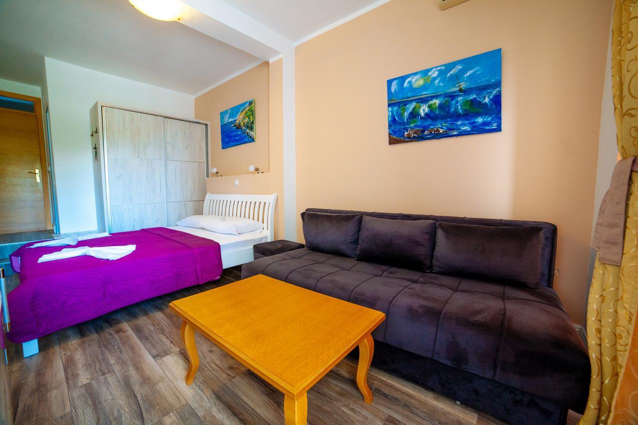 Apartments Art Ulcinj Buitenkant foto